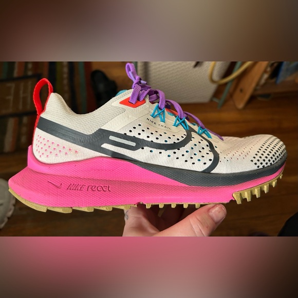 Nike Women's Pegasus 4 Trail Running Shoes - 8 - Picture 4 of 10